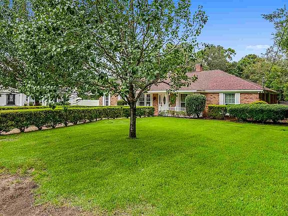 3rd image of 2262 Pine Needles Cir