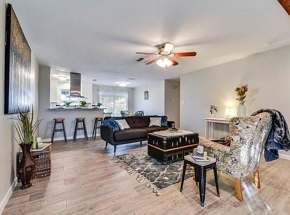 2nd image of 2501 Bois Darc Ln