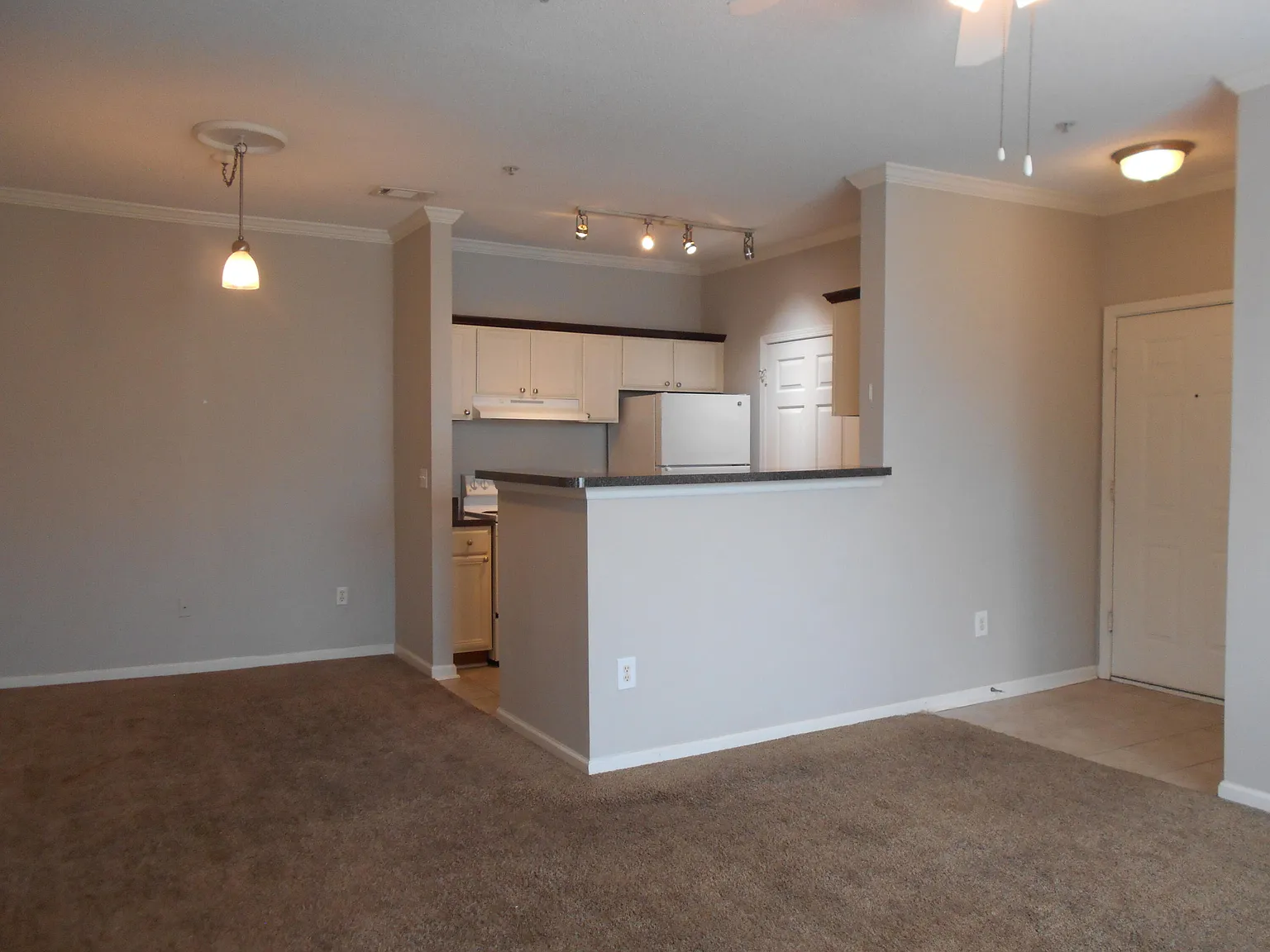 1 bed, 1.0 bath, 621 sqft, $1,750 — Photo 3