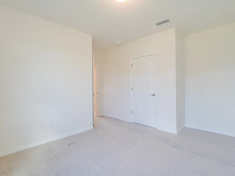 406 NW 10th Ter — Photo 22