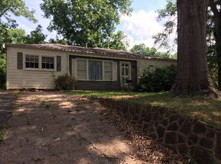 801 E Angelina St, Palestine, TX 75801