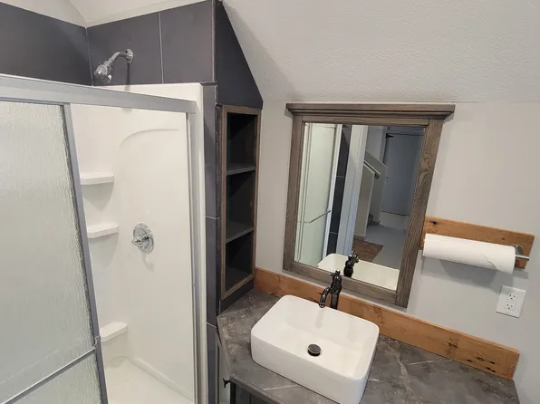 219 10th St E, Glencoe, MN 55336