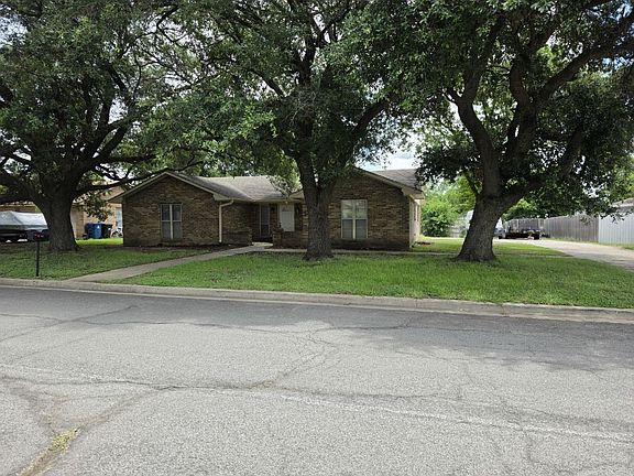 2nd image of 104 Bowie Ln