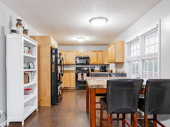 5th image of 115 Ashton Ct