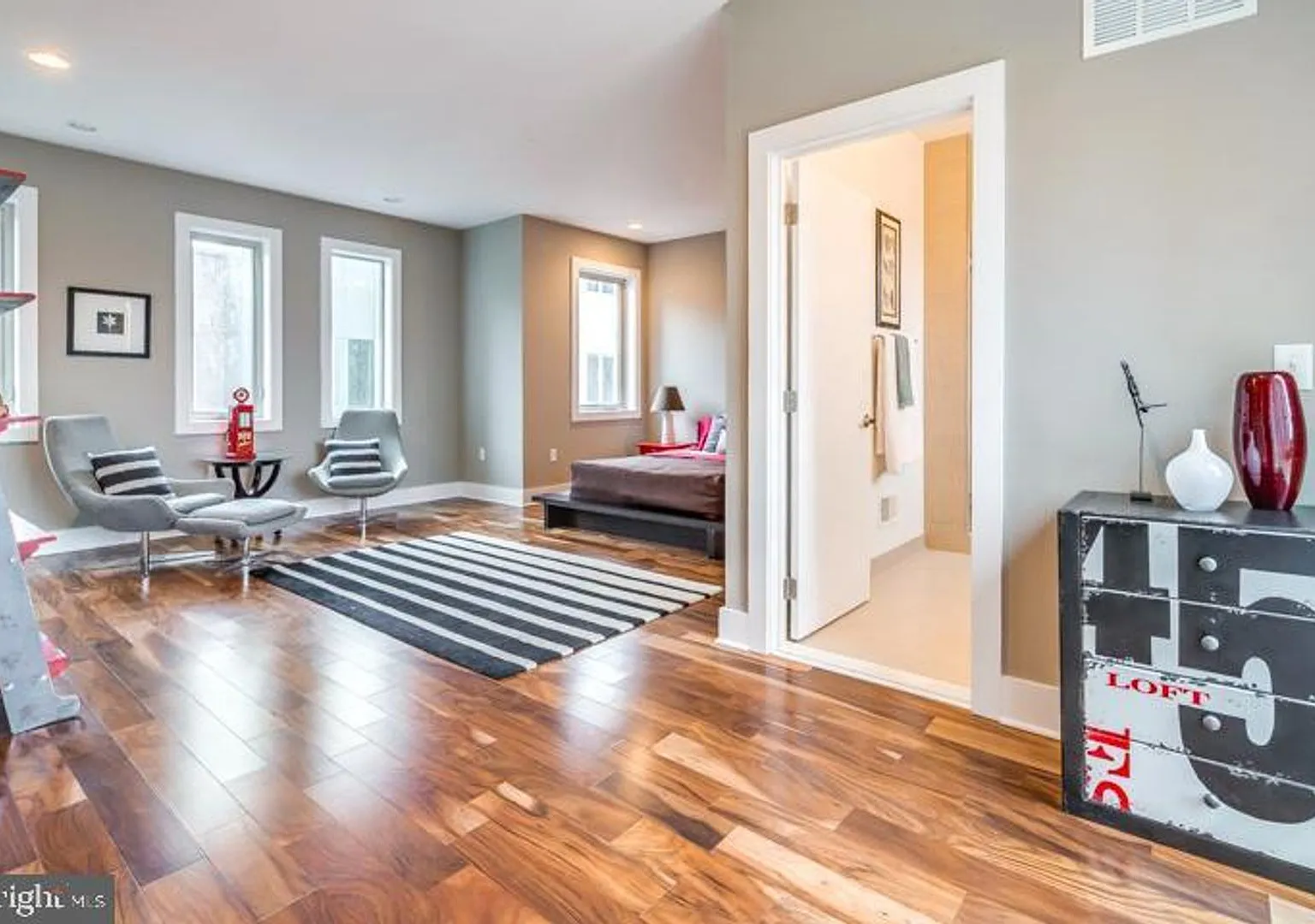 Northern Liberties Townhome with Parking — Photo 1