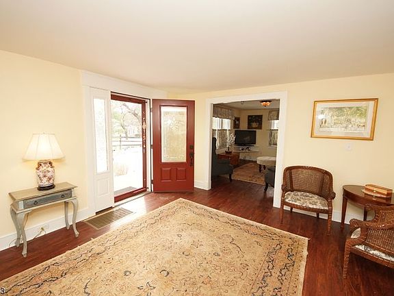 4th image of 409 County Road 523
