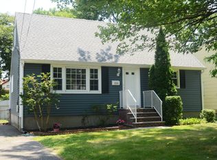 324 Woodbine Dr, Keyport, NJ 07735