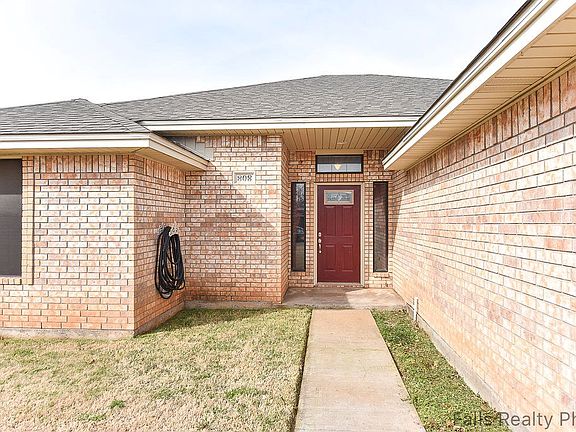 2nd image of 808 Sugarbush Ln