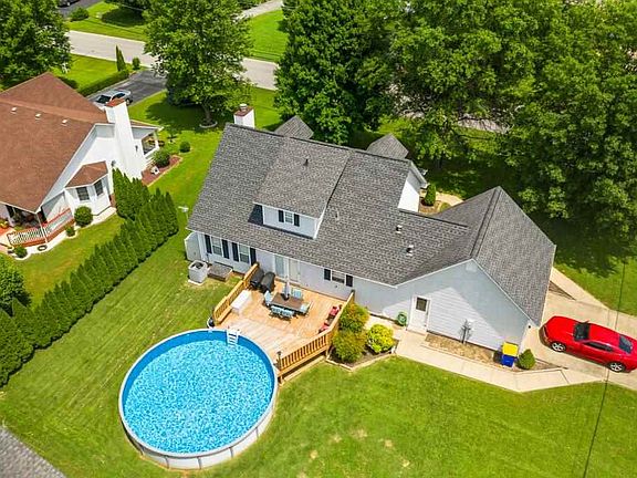 3rd image of 226 Moonlite Ave