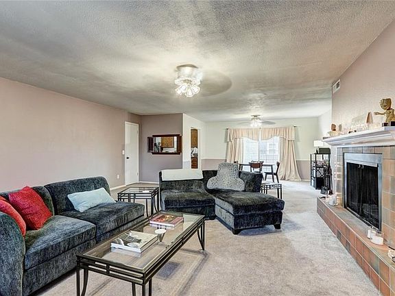 3rd image of 11325 N May Ave APT C