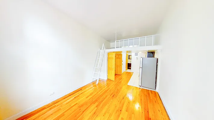 Rented by SAFEGUARD REALTY PARTNERS LLC | media 17