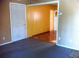 4th image of 445 Maple St