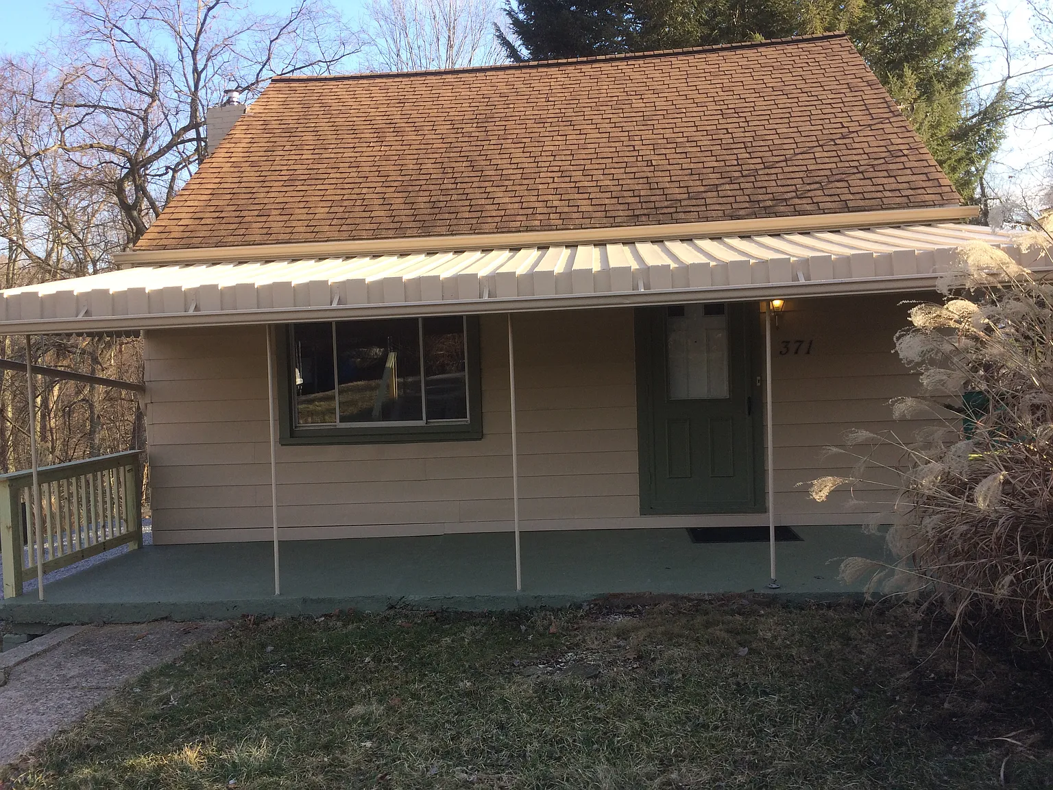 371 Margaret Dr photo 1