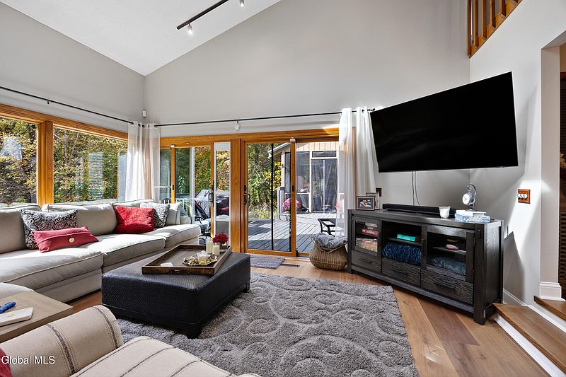 5th image of 994 Hatlee Road