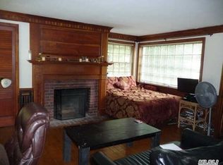 7 Harborview Rd, Stony Brook, NY 11790