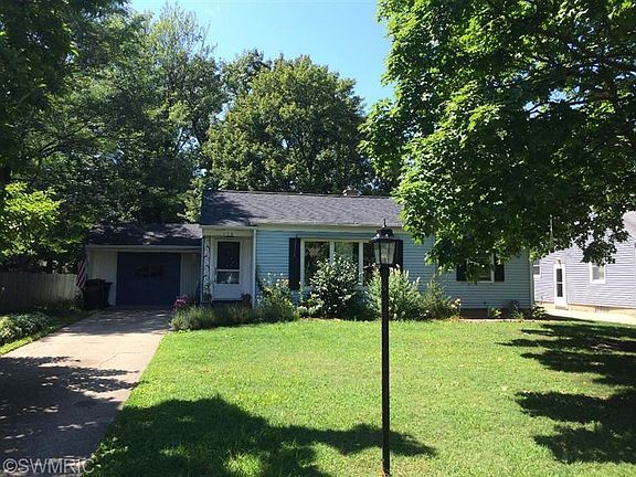 2nd image of 176 Cambridge Ave