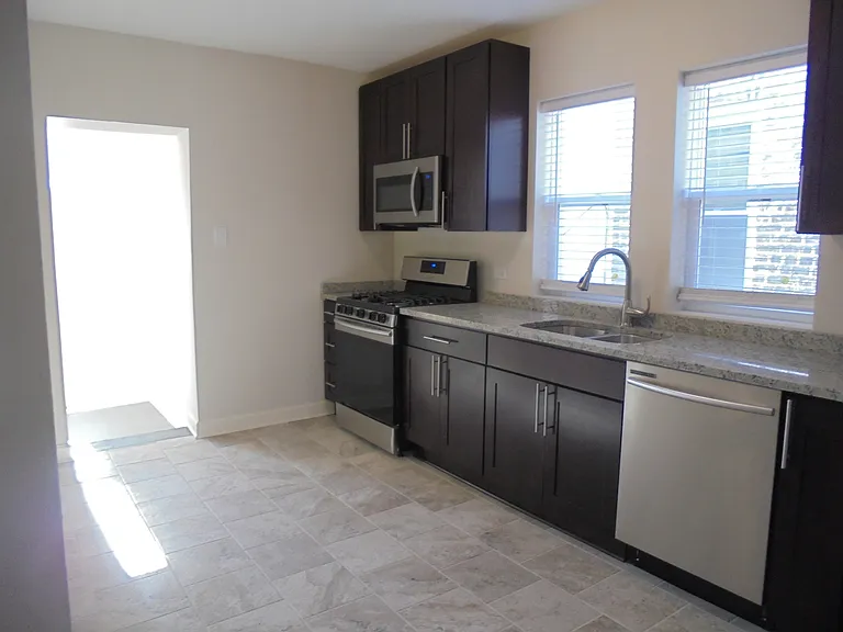 5315 W Schubert Ave #2 — Photo 14