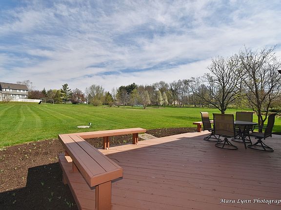 4th image of 41W550 E Woodland Dr