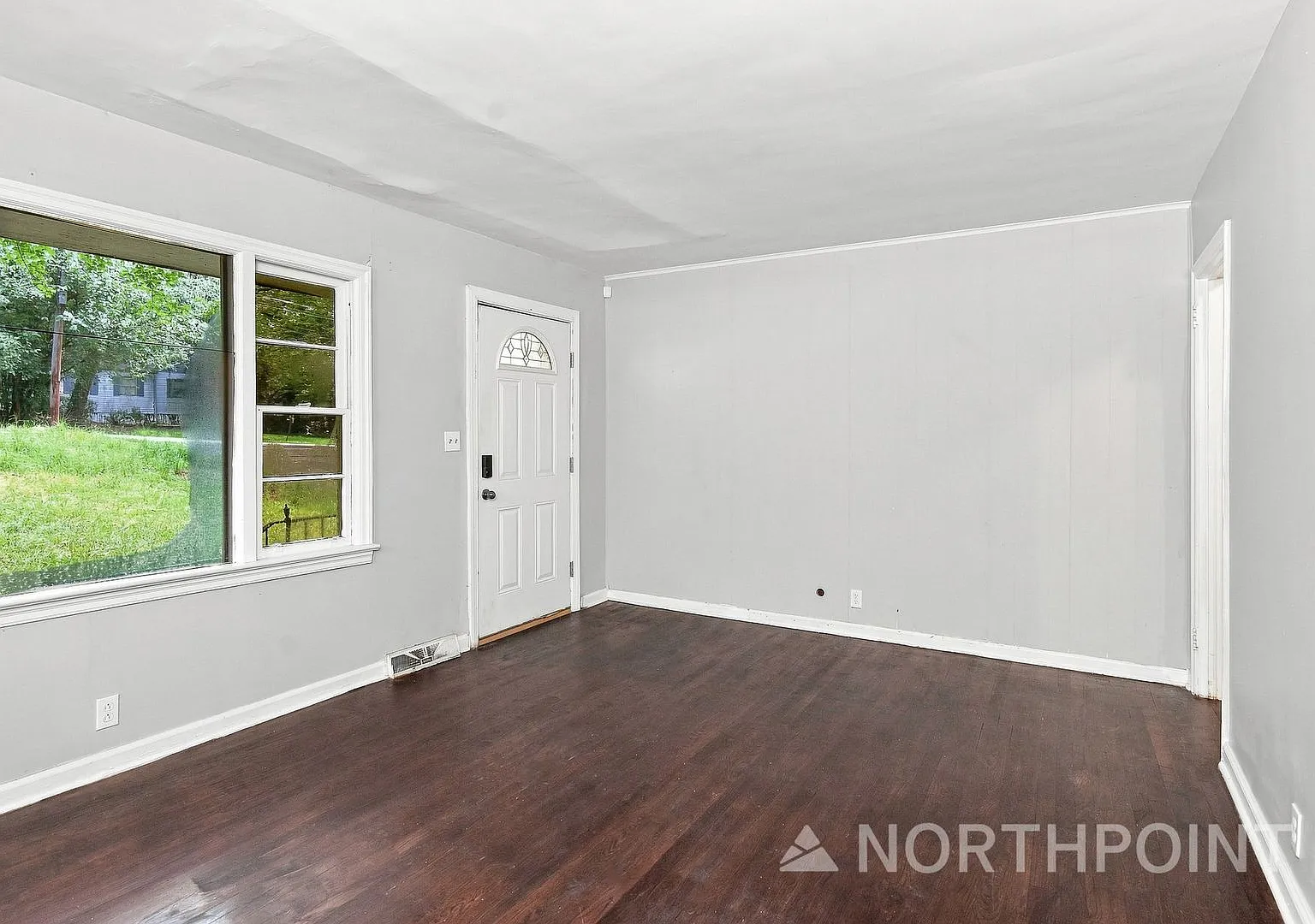 3-Bedroom, 1 Bath Single Family home for Rent in Decatur, GA | Attached Carpot & Modern Kitchen — Photo 2