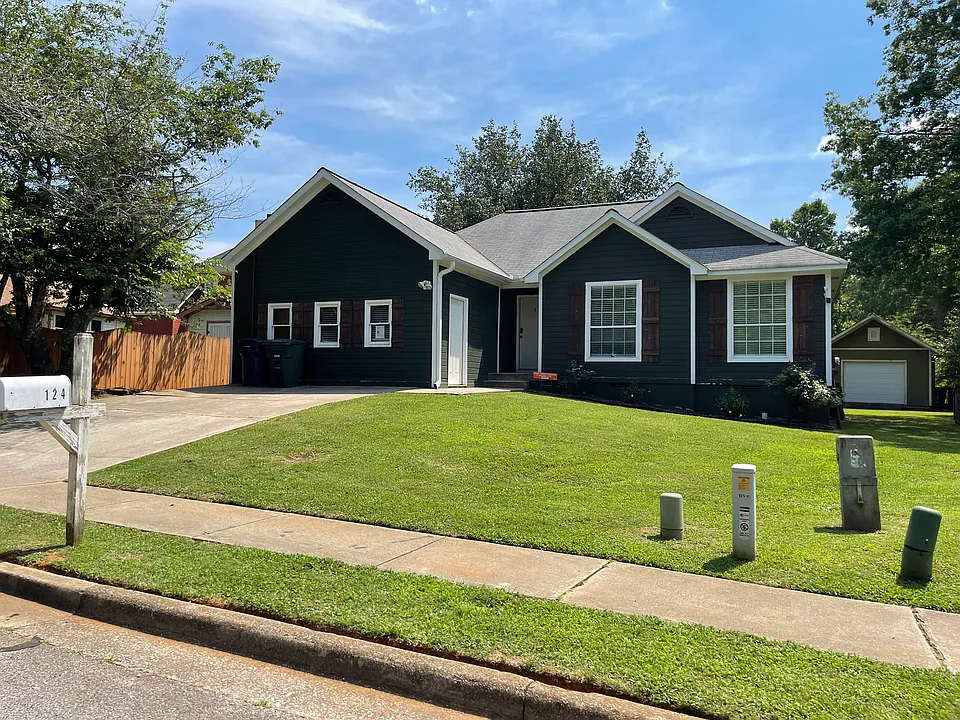 124 River Oaks Dr