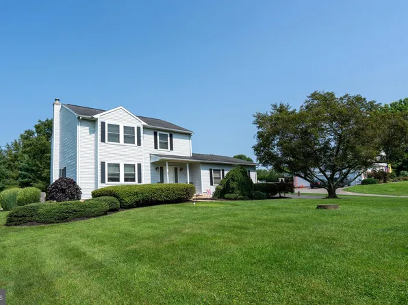 1029 Hosensack Rd, Palm, PA 18070