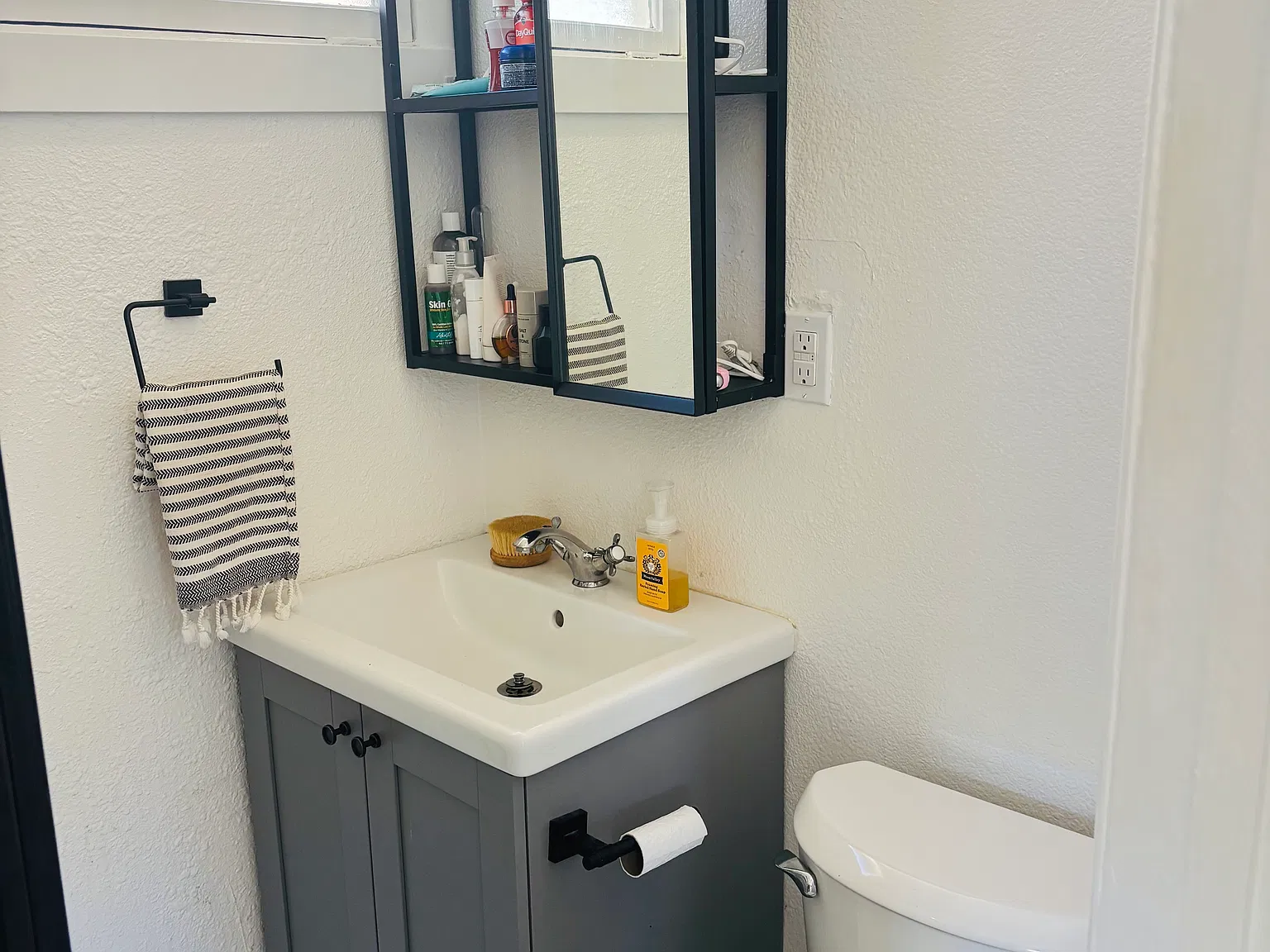 2 bed, 450 sqft, $1,630 — Photo 4