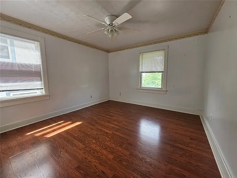 1150 Beaumont Ave — Photo 14