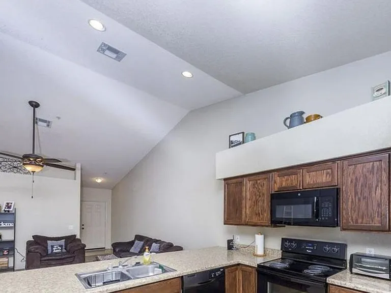 3162 S Robert Way — Photo 4