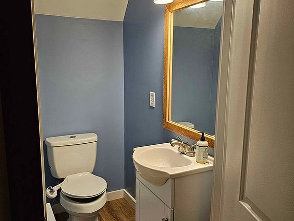 5th image of 9910 Maple Ave #1