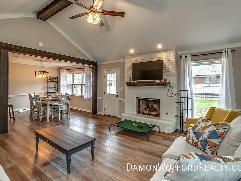 103 Live Oak Ln — Photo 9