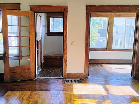 2nd image of 806 Iowa St #804