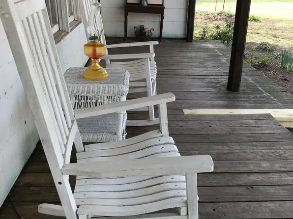 53 6th St, Carlton, GA 30627