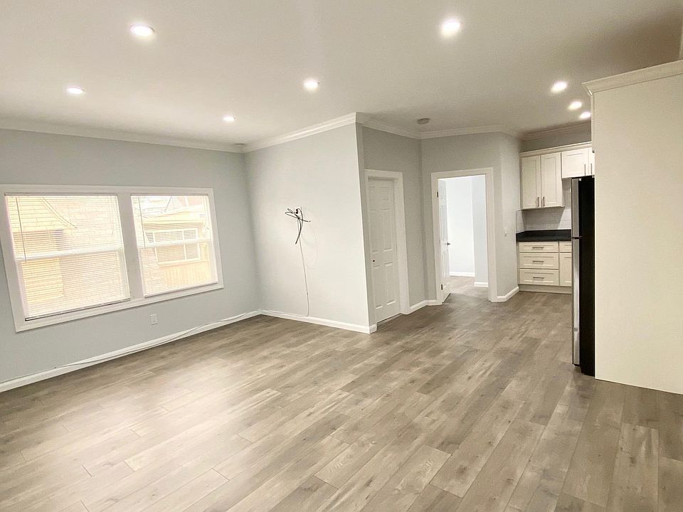 Living Room/Kitchen Open Concept - LED Recessed Lighting Throughout