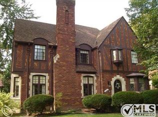 1041 Kensington Ave, Grosse Pointe Park, MI 48230