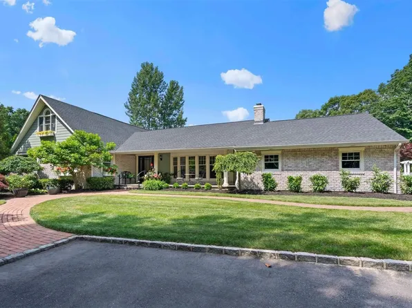 57 Salem Ridge Drive, Huntington, NY 11743
