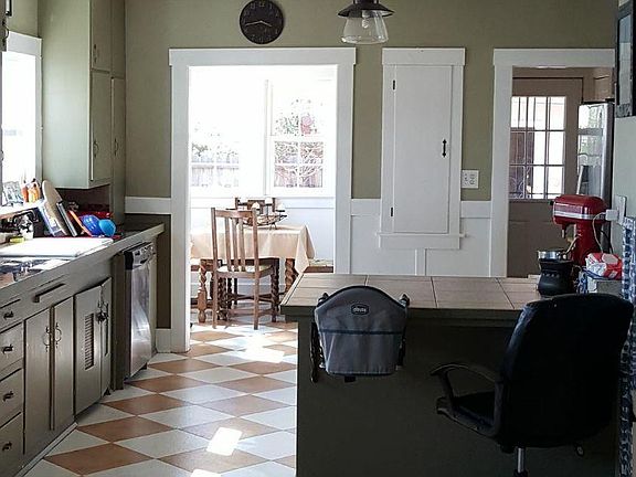 4th image of 220 Laurel Ave