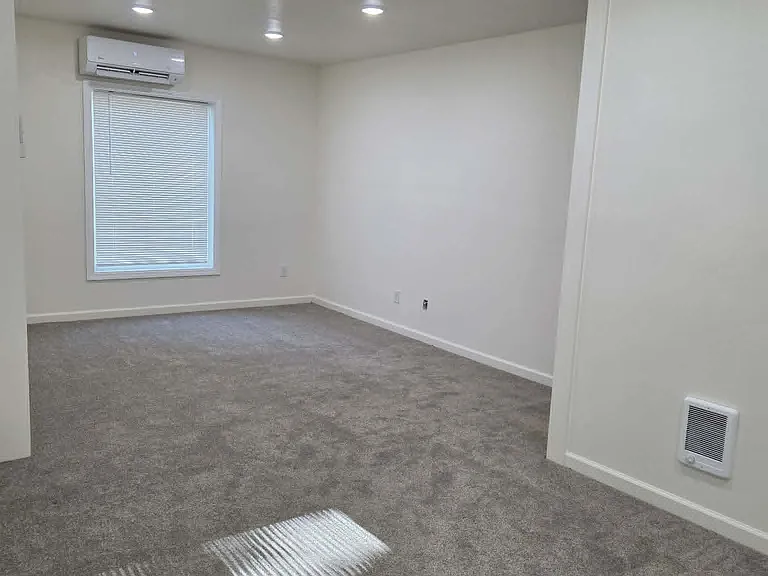 217 5th Ave SW #1 — Photo 7