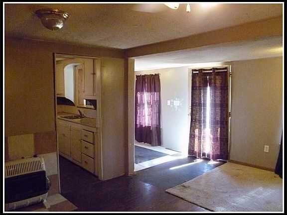 4th image of 1617 W Belmont St