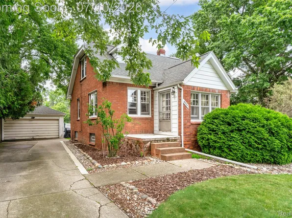 33711 Mulvey Rd, Fraser, MI 48026