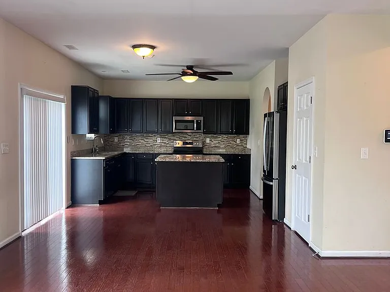 13 Hampshire Glen Pkwy — Photo 6