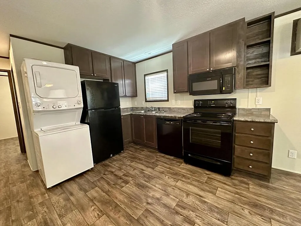 230 Davis Ford Ln — Photo 3