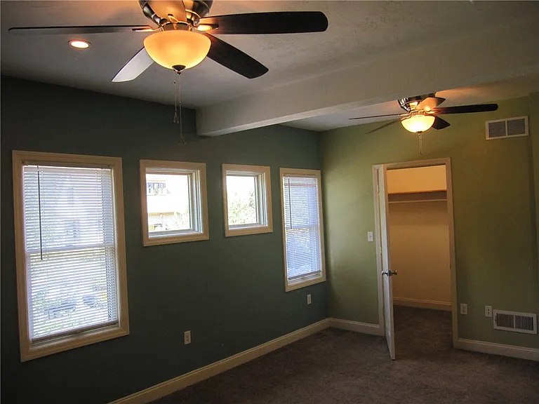 471 Oneida St — Photo 20