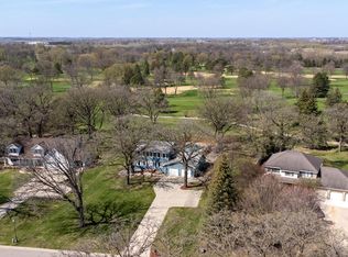 1212 Oakwood Ln NW, Hutchinson, MN 55350