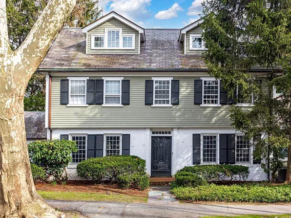 22 Lowell Rd, Brookline, MA 02445