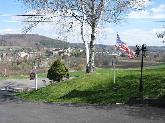 3rd image of 166 Mineral Springs Rd