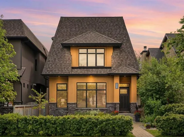 2409 N Westmount Rd NW, Calgary, AB T2N 3N9