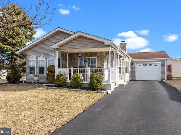 395 Thrush Ct W, New Hope, PA 18938