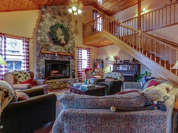 33rd image of 2149 Seaton Springs Rd