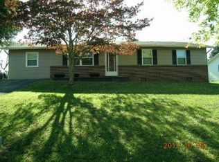7244 Meadowbrook Cir, Knoxville, TN 37918