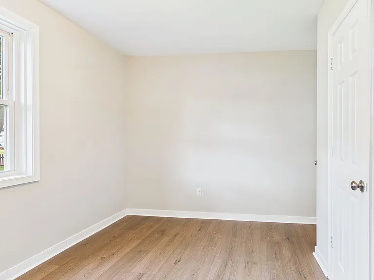 2313 National St — Photo 30